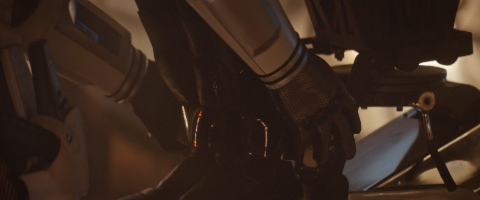 extant_StarTrekDiscovery_2x10-TheRedAngel_04611.jpg