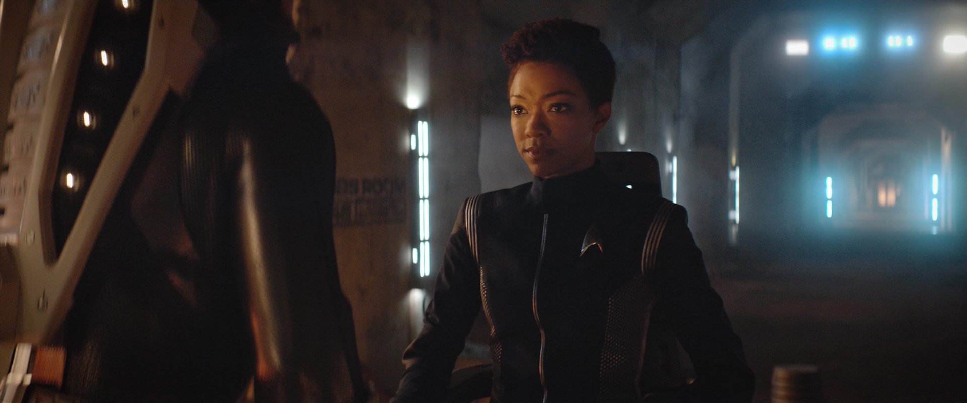 extant_StarTrekDiscovery_2x10-TheRedAngel_04615.jpg