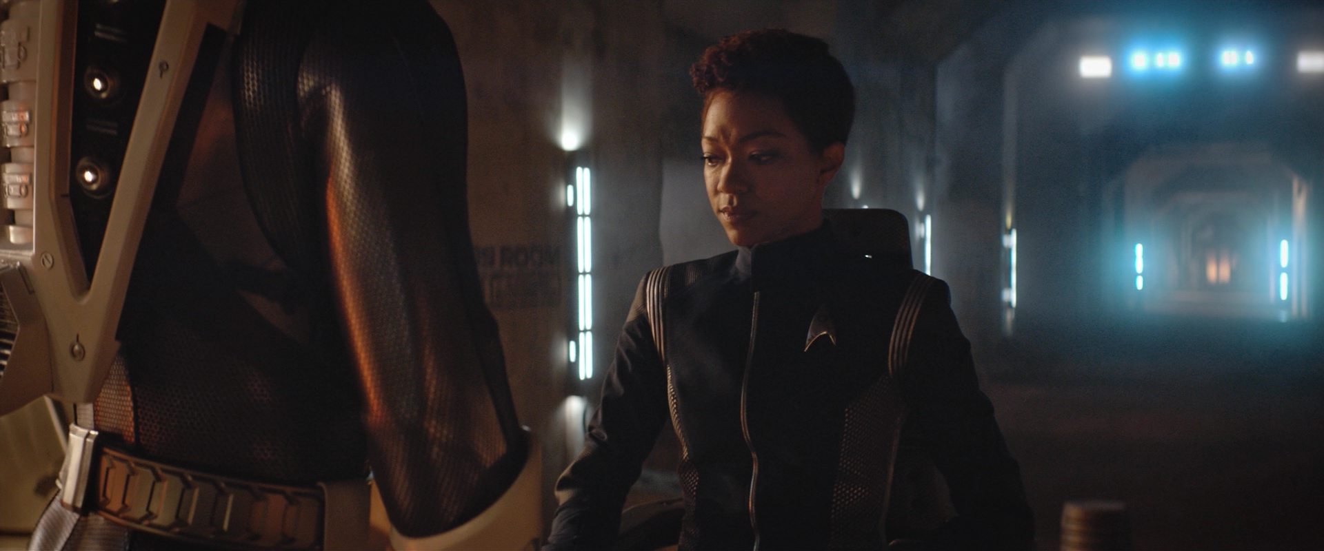 extant_StarTrekDiscovery_2x10-TheRedAngel_04616.jpg
