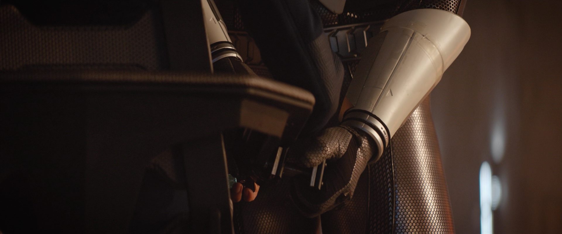 extant_StarTrekDiscovery_2x10-TheRedAngel_04630.jpg