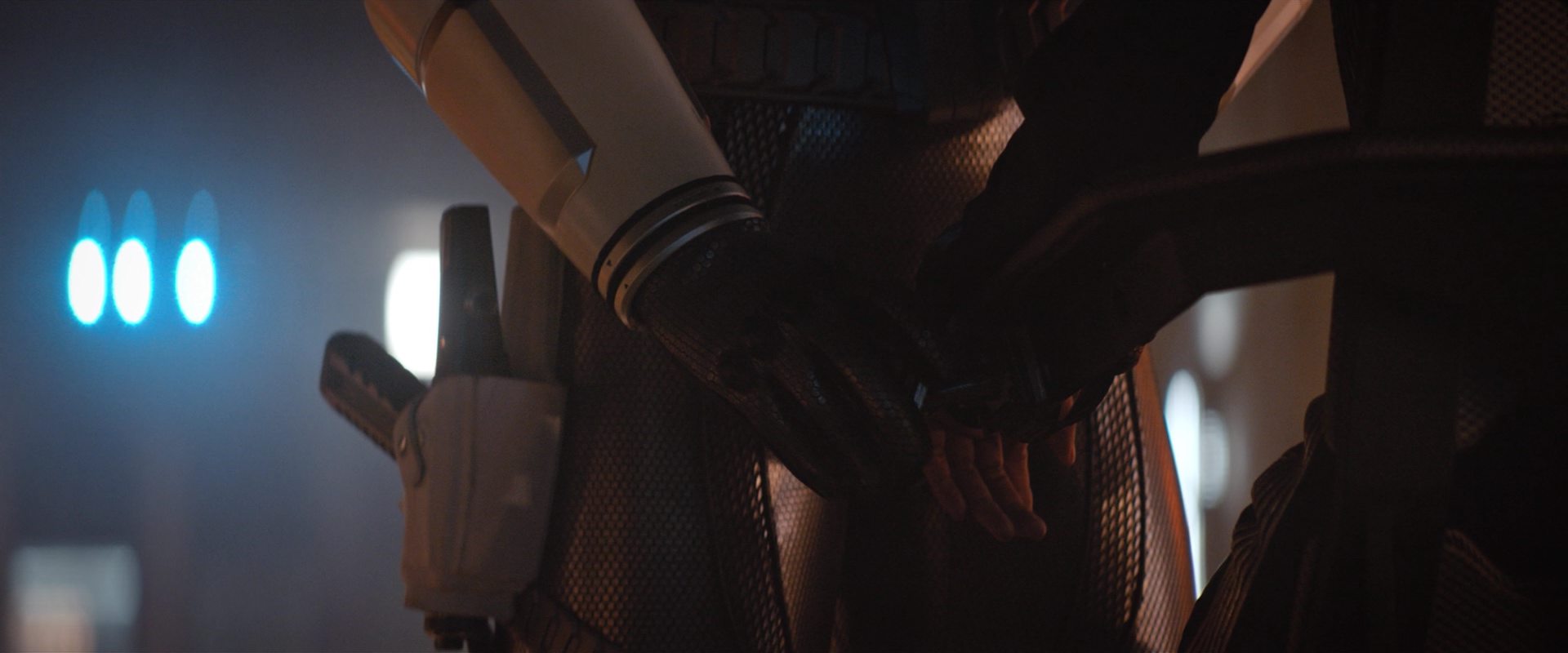 extant_StarTrekDiscovery_2x10-TheRedAngel_04640.jpg