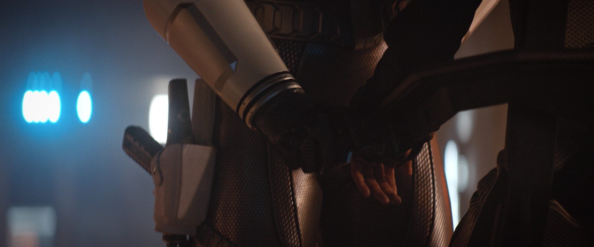 extant_StarTrekDiscovery_2x10-TheRedAngel_04642.jpg