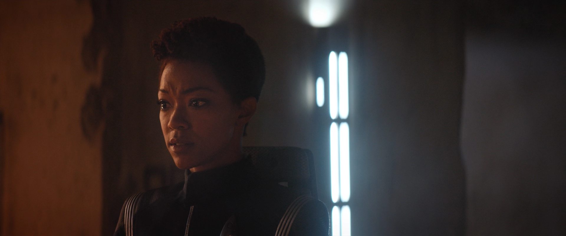 extant_StarTrekDiscovery_2x10-TheRedAngel_04670.jpg