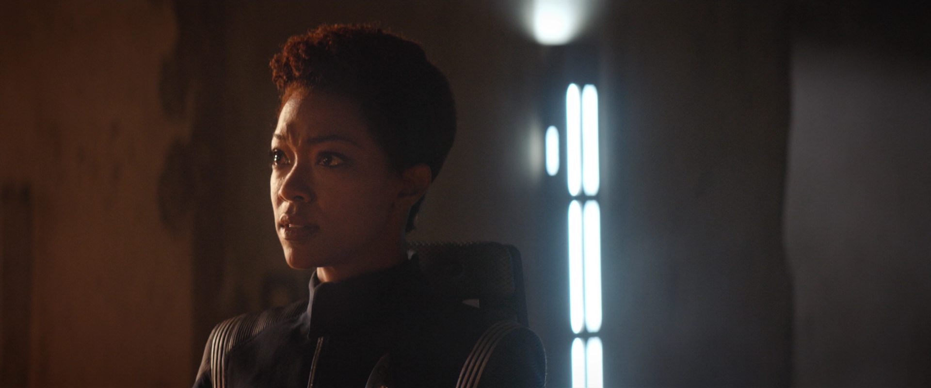 extant_StarTrekDiscovery_2x10-TheRedAngel_04674.jpg