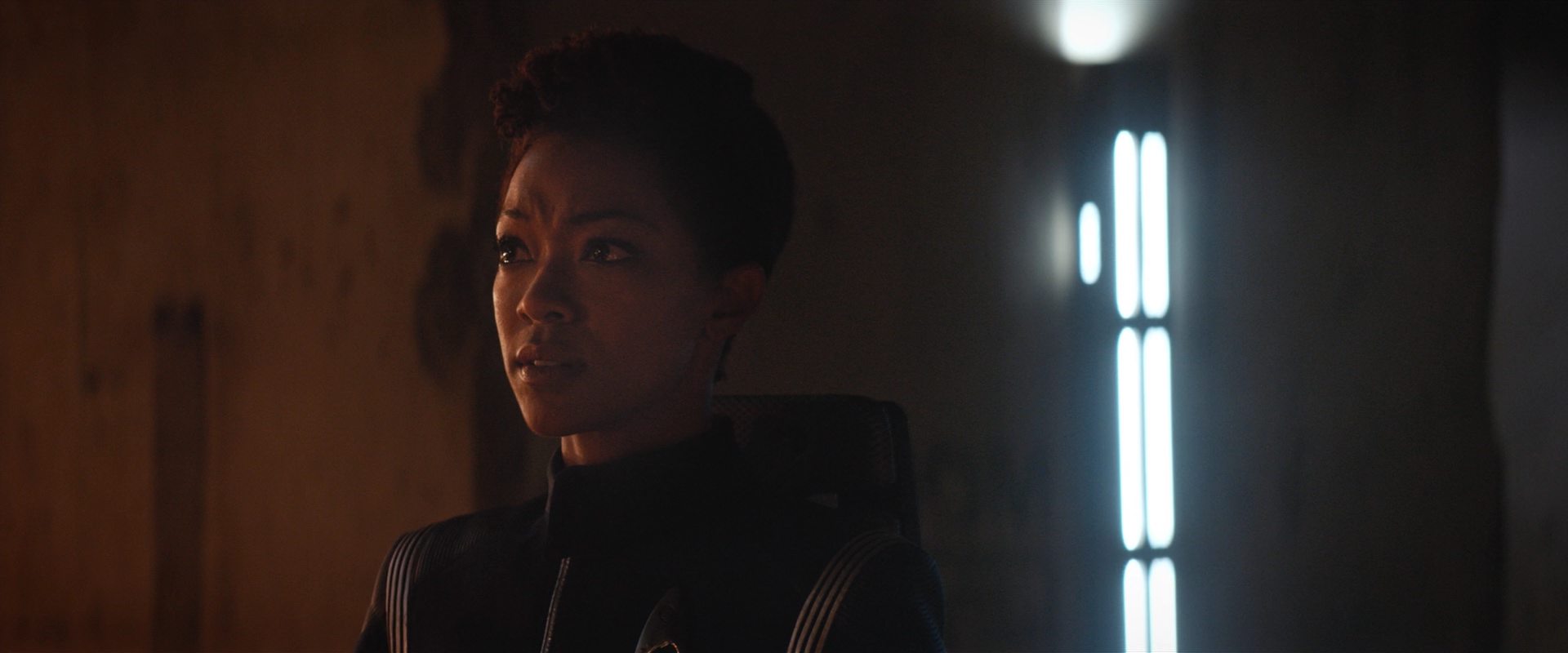 extant_StarTrekDiscovery_2x10-TheRedAngel_04693.jpg