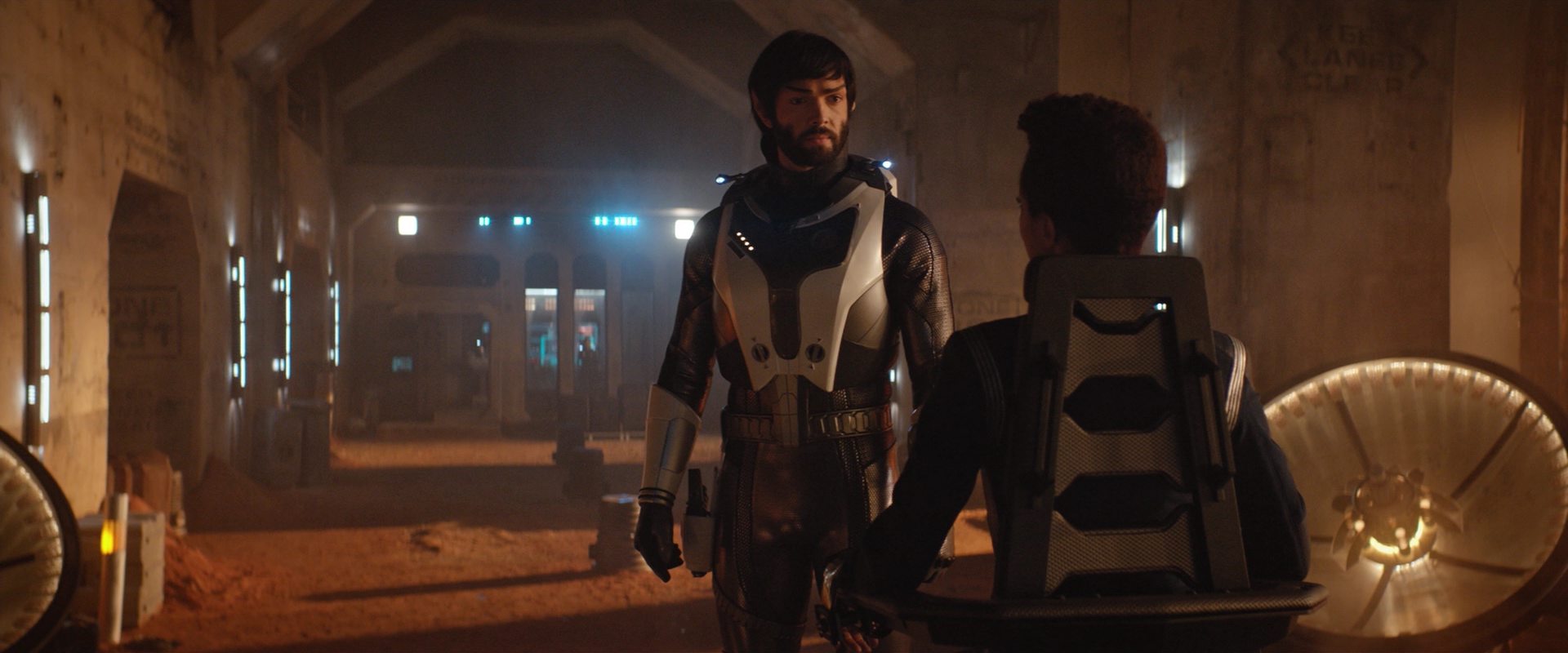 extant_StarTrekDiscovery_2x10-TheRedAngel_04715.jpg
