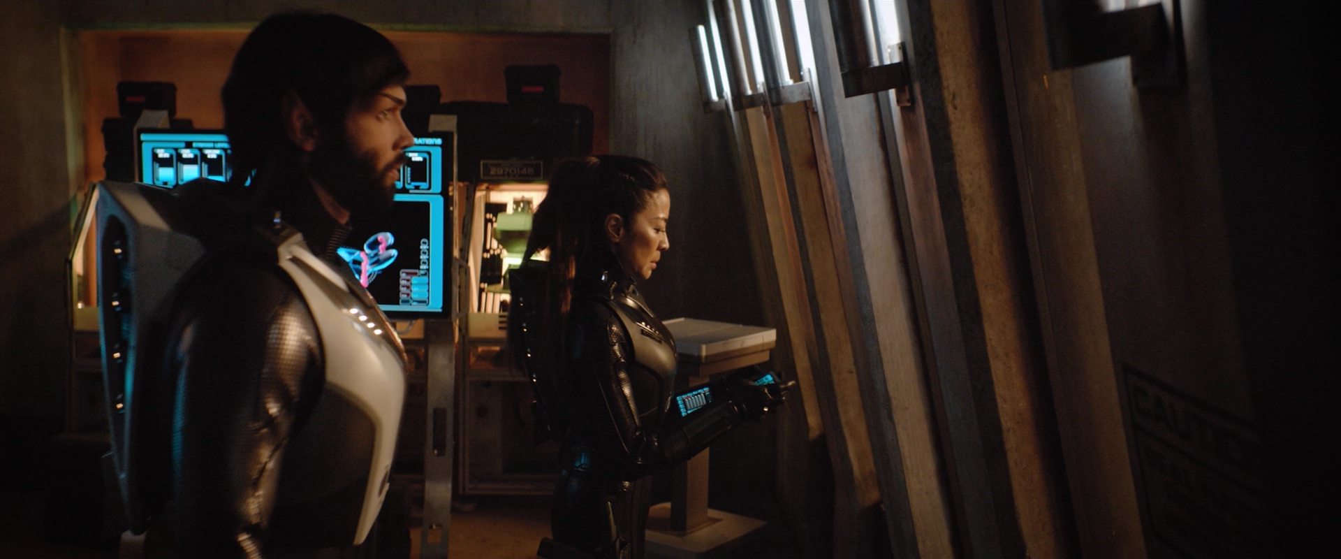 extant_StarTrekDiscovery_2x10-TheRedAngel_04749.jpg