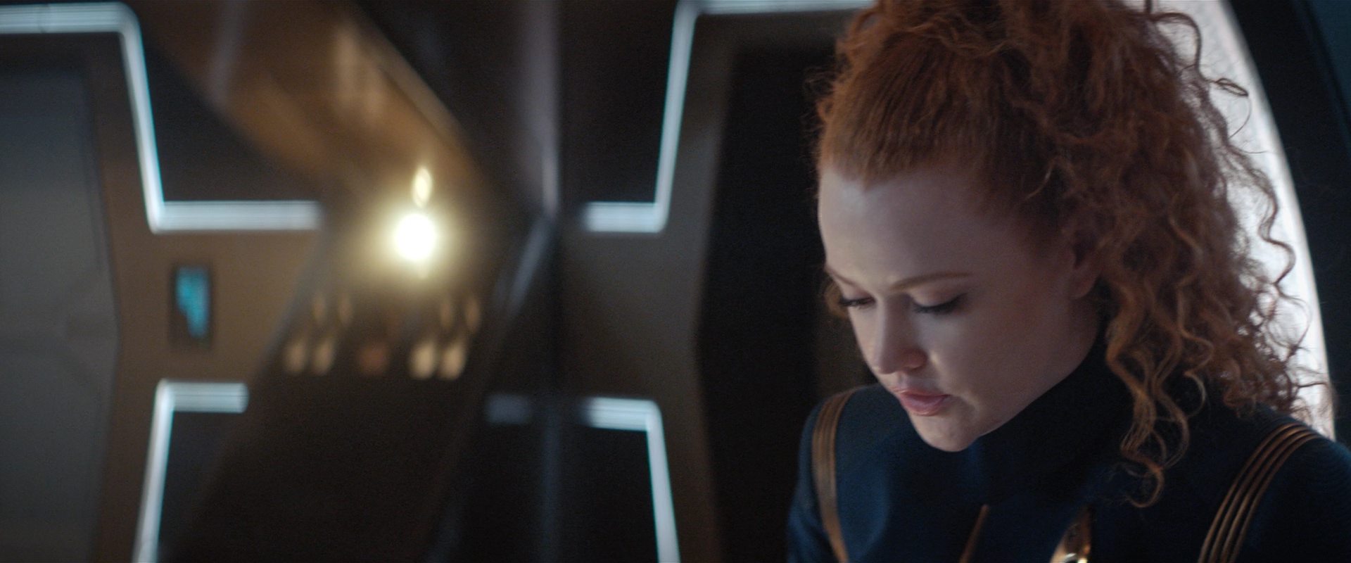 extant_StarTrekDiscovery_2x10-TheRedAngel_04927.jpg