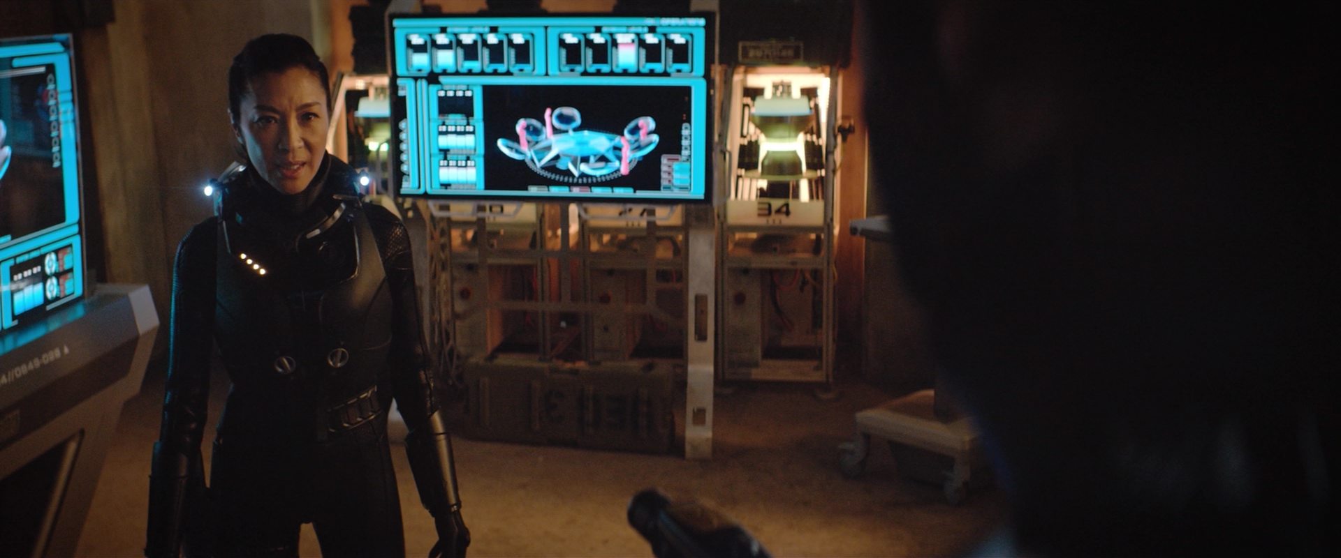 extant_StarTrekDiscovery_2x10-TheRedAngel_05012.jpg
