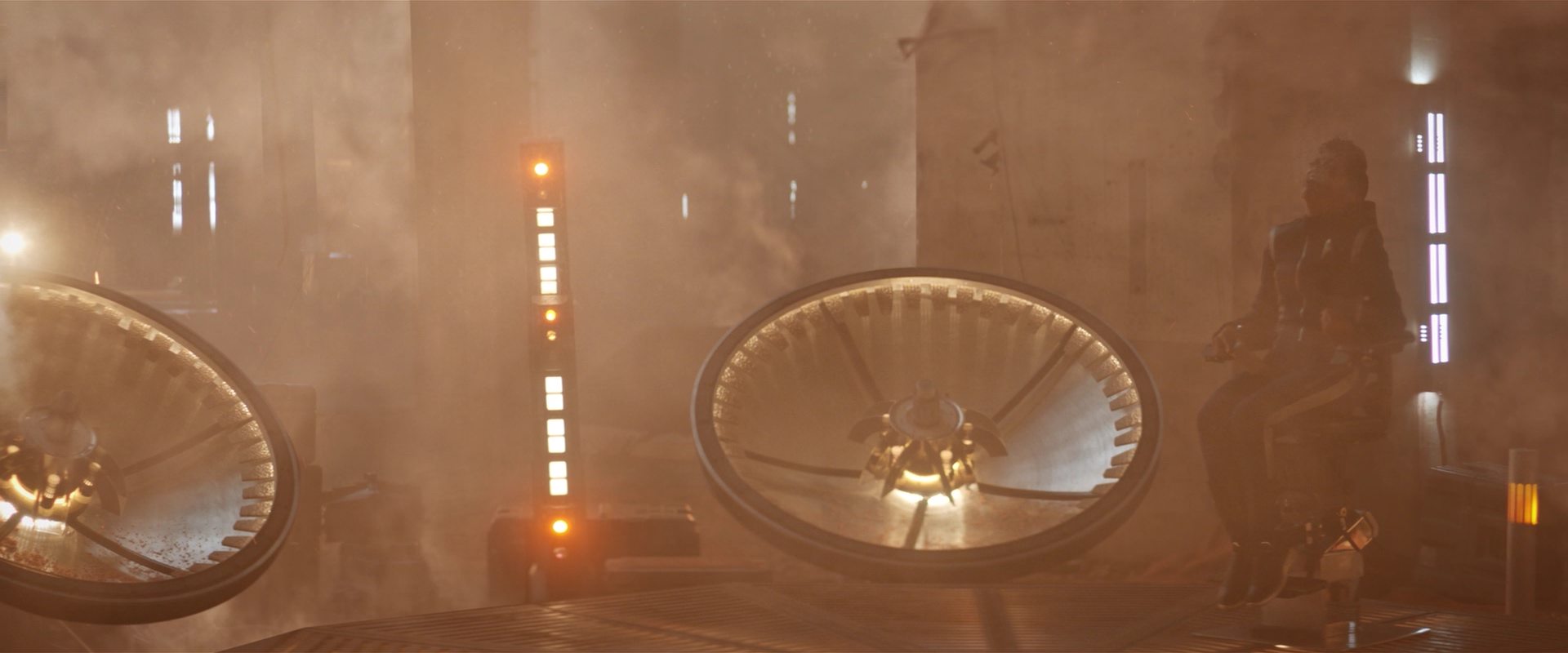 extant_StarTrekDiscovery_2x10-TheRedAngel_05037.jpg