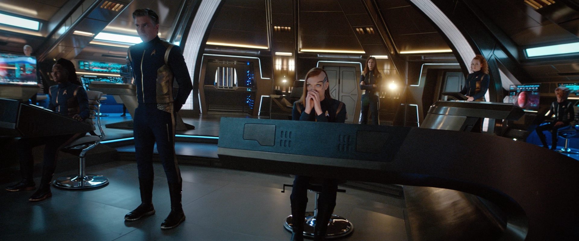 extant_StarTrekDiscovery_2x10-TheRedAngel_05047.jpg