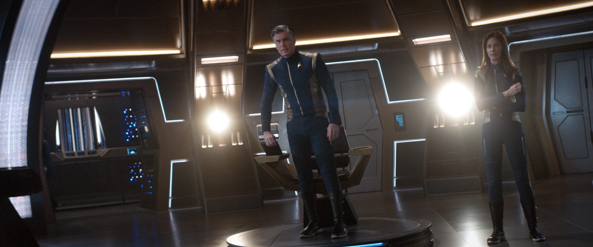 extant_StarTrekDiscovery_2x10-TheRedAngel_05090.jpg