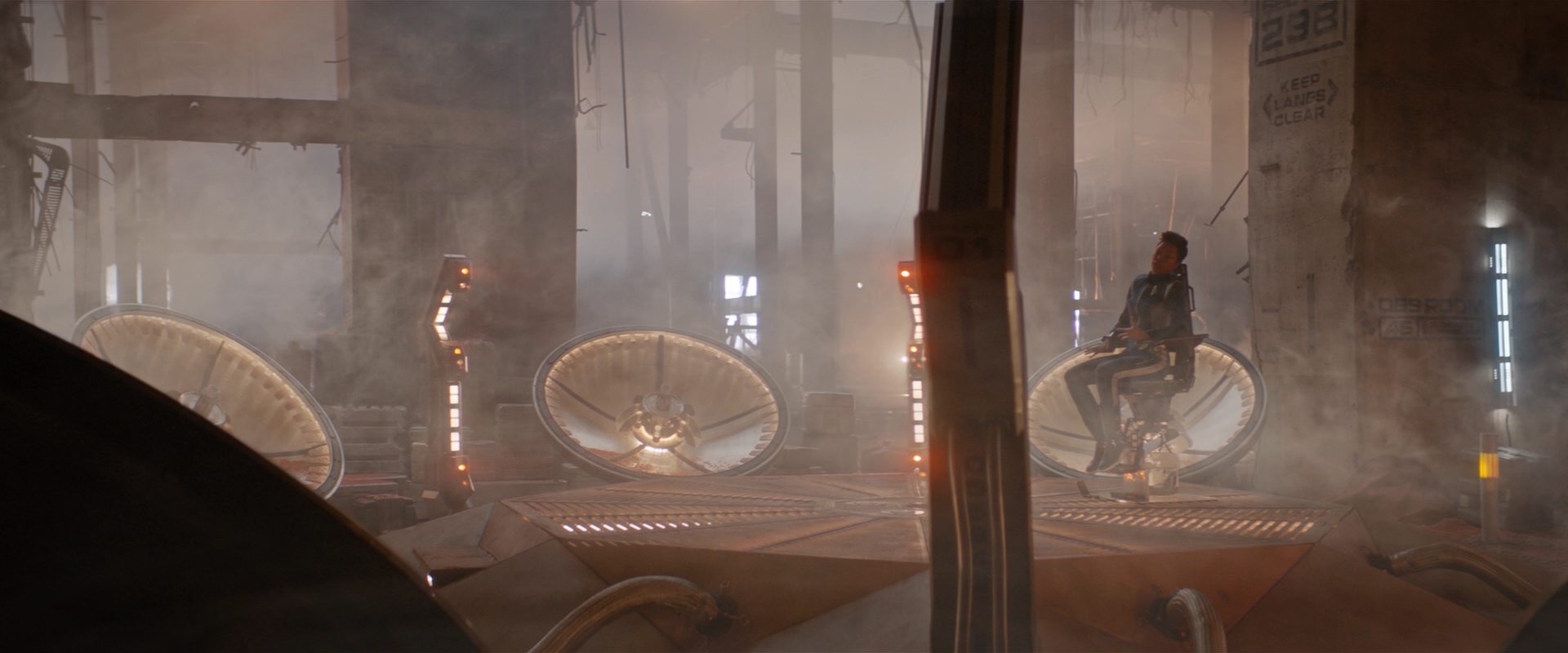 extant_StarTrekDiscovery_2x10-TheRedAngel_05124.jpg