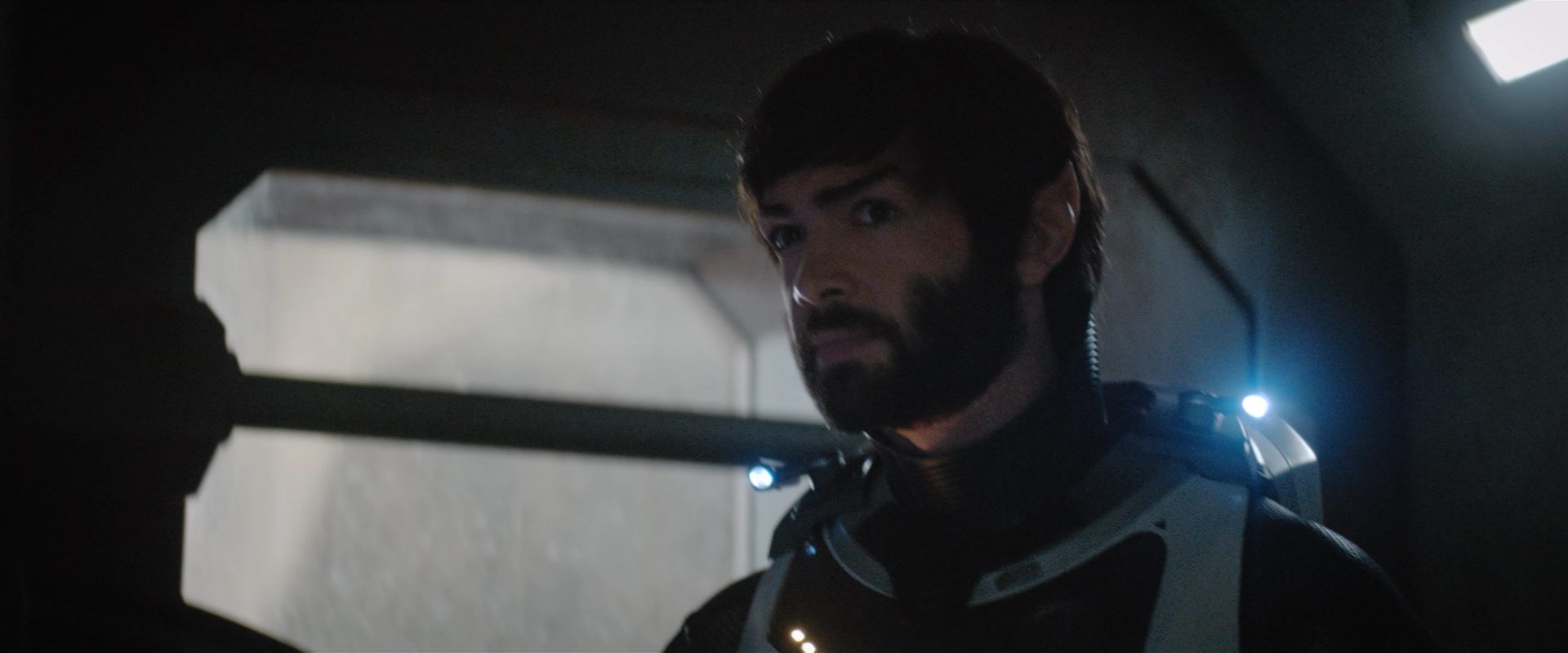 extant_StarTrekDiscovery_2x10-TheRedAngel_05240.jpg