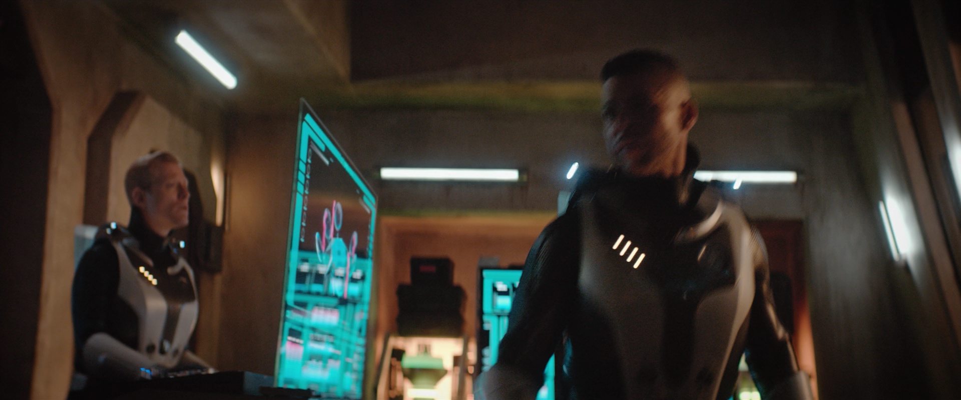 extant_StarTrekDiscovery_2x10-TheRedAngel_05241.jpg