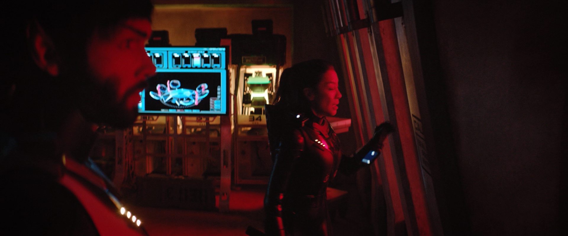 extant_StarTrekDiscovery_2x10-TheRedAngel_05325.jpg