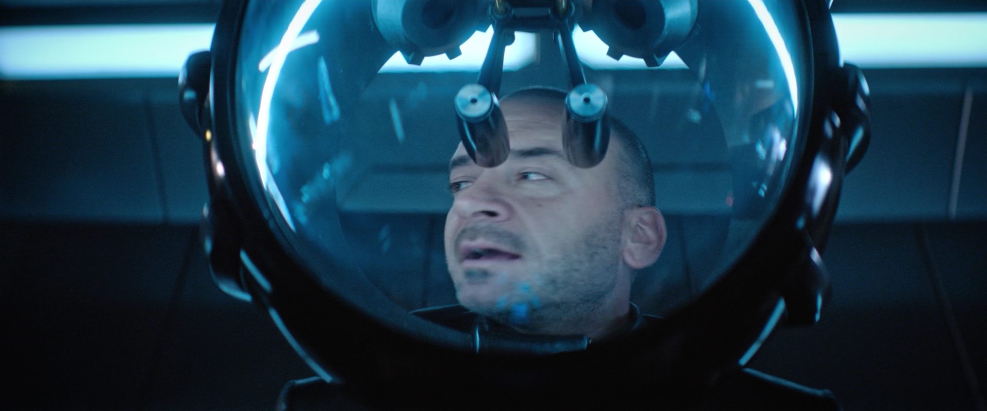 extant_StarTrekDiscovery_2x10-TheRedAngel_05354.jpg