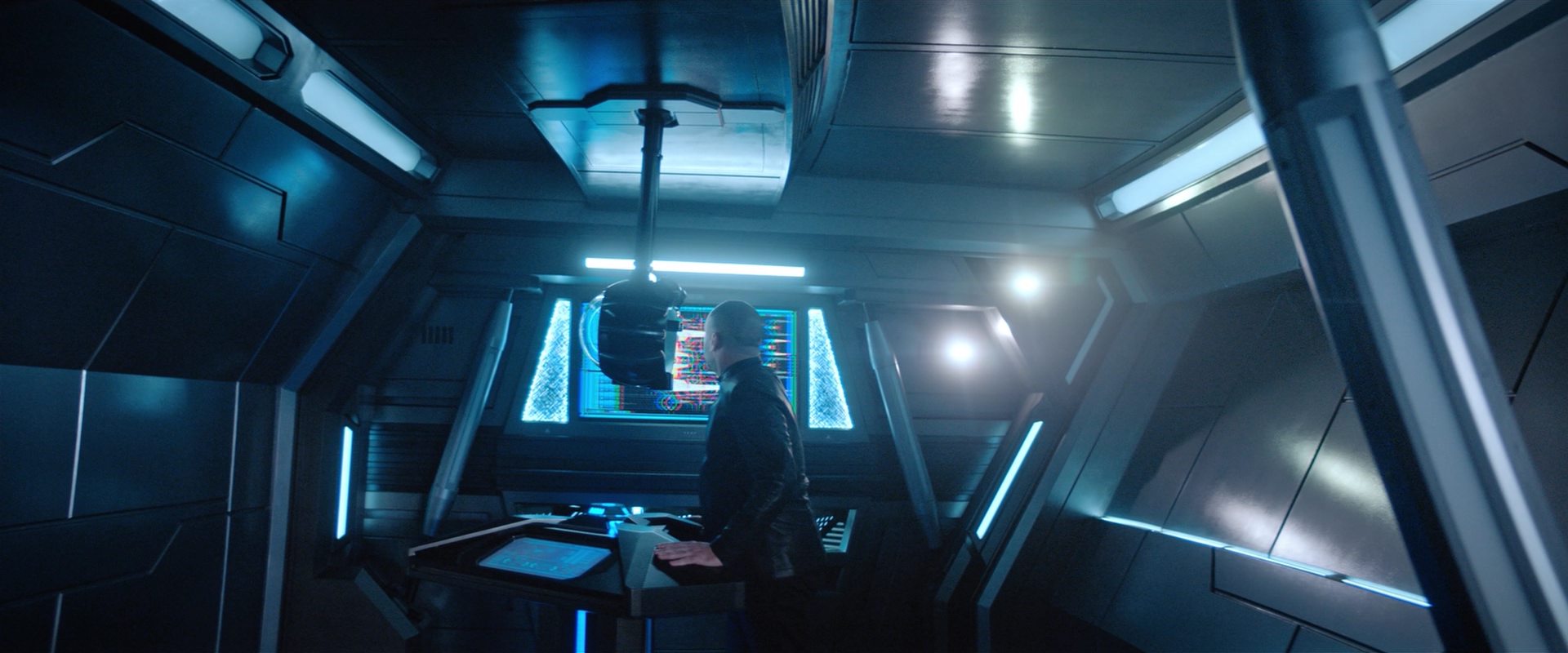extant_StarTrekDiscovery_2x10-TheRedAngel_05356.jpg