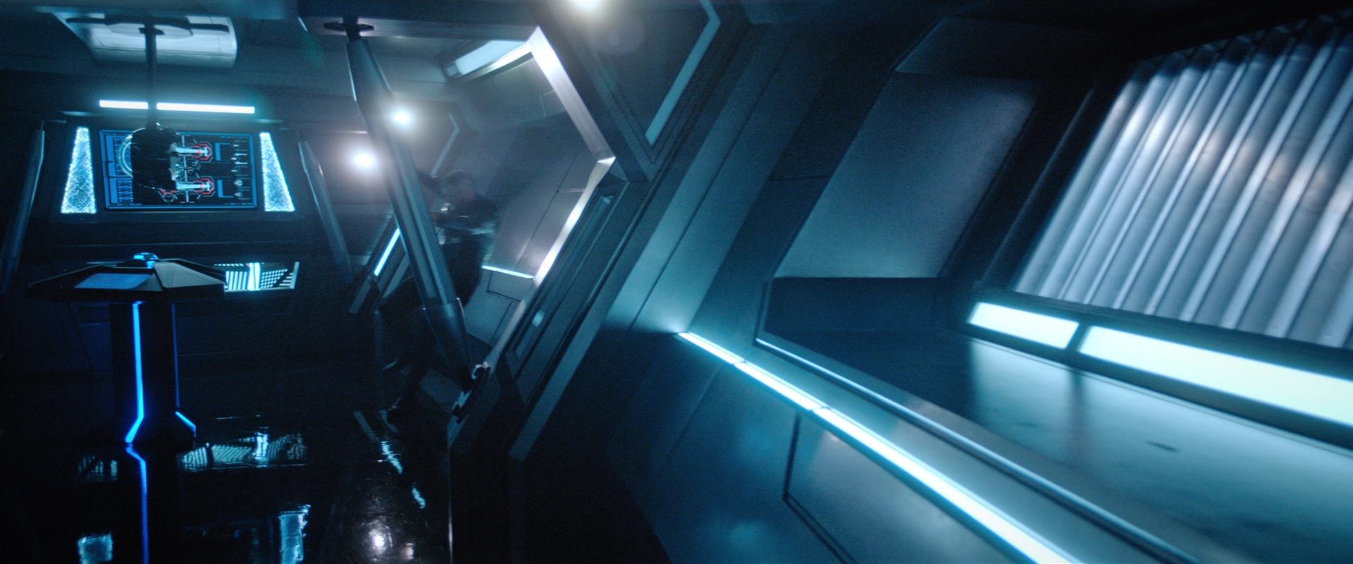extant_StarTrekDiscovery_2x10-TheRedAngel_05382.jpg
