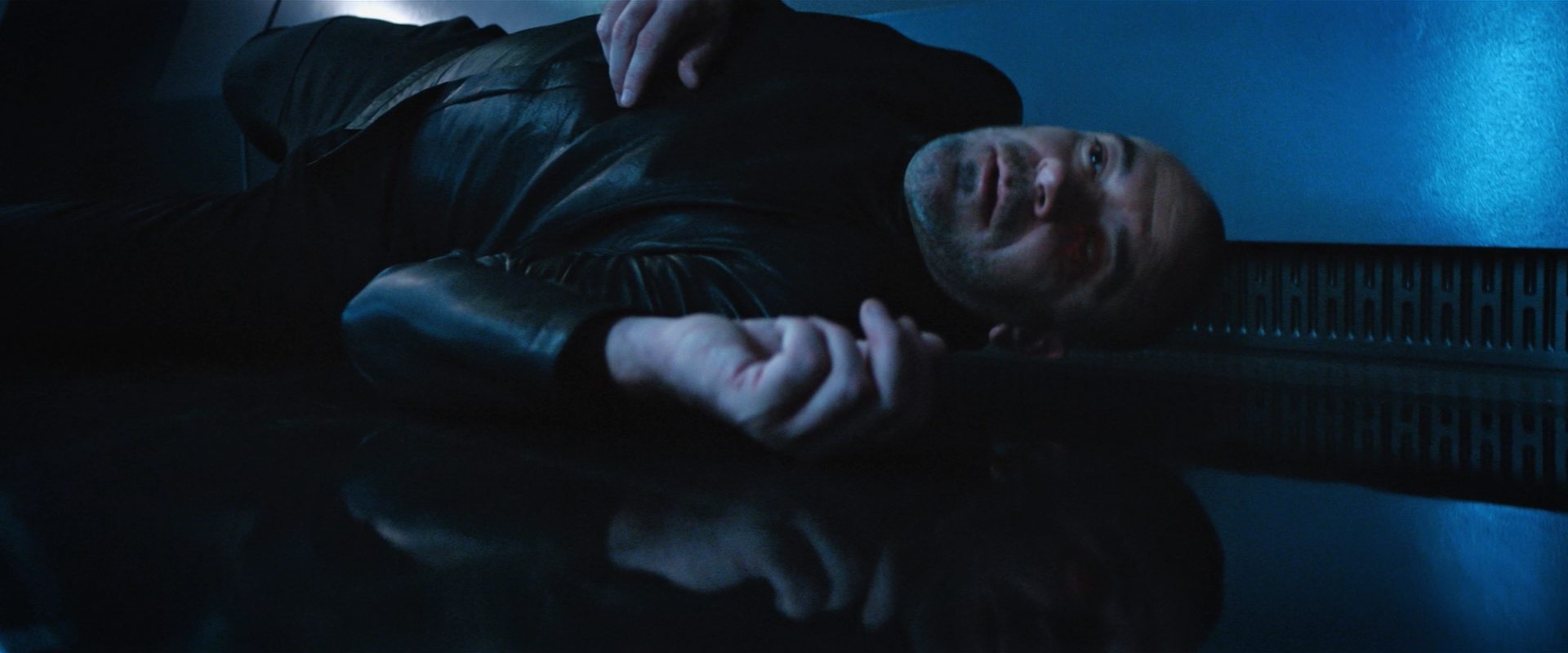 extant_StarTrekDiscovery_2x10-TheRedAngel_05385.jpg