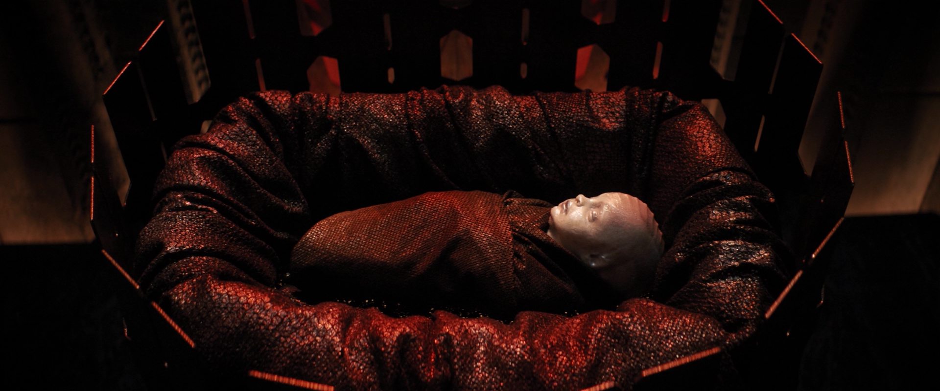 extant_StarTrekDiscovery_2x12-ThroughTheValleyOfShadows_00789.jpg extant_StarTrekDiscovery_2x12-ThroughTheValleyOfShadows_00789.jpg