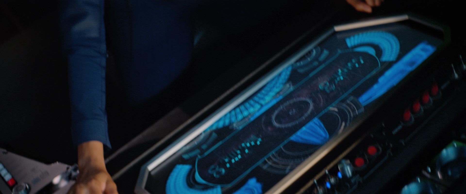 extant_StarTrekDiscovery_2x12-ThroughTheValleyOfShadows_02183.jpg extant_StarTrekDiscovery_2x12-ThroughTheValleyOfShadows_02183.jpg