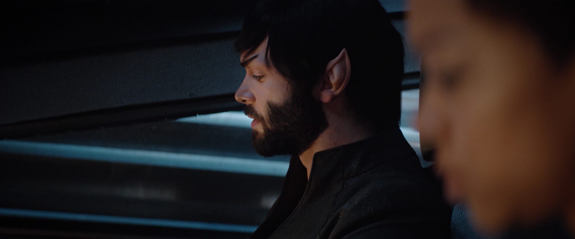 extant_StarTrekDiscovery_2x12-ThroughTheValleyOfShadows_02235.jpg
