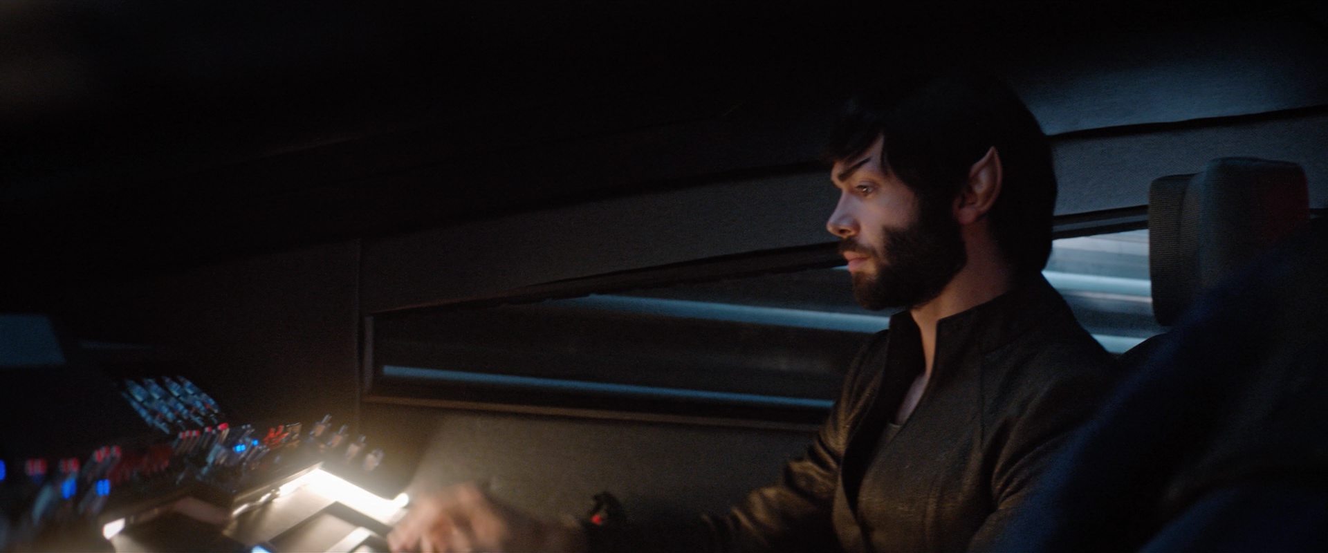 extant_StarTrekDiscovery_2x12-ThroughTheValleyOfShadows_02438.jpg extant_StarTrekDiscovery_2x12-ThroughTheValleyOfShadows_02438.jpg