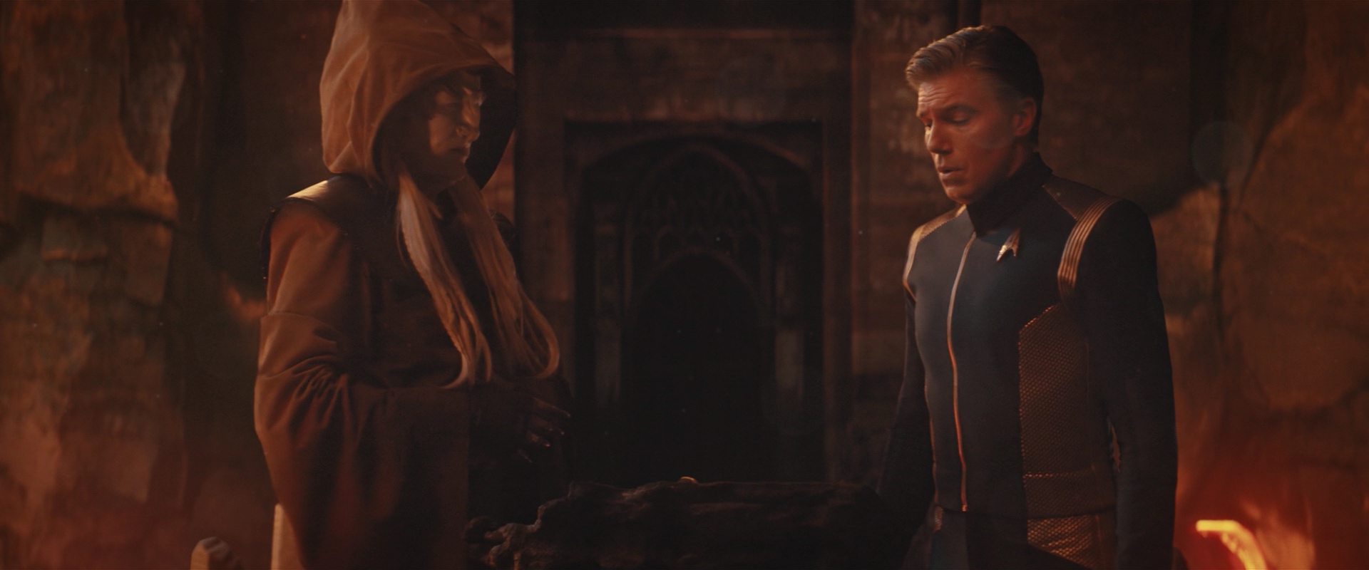 extant_StarTrekDiscovery_2x12-ThroughTheValleyOfShadows_02971.jpg