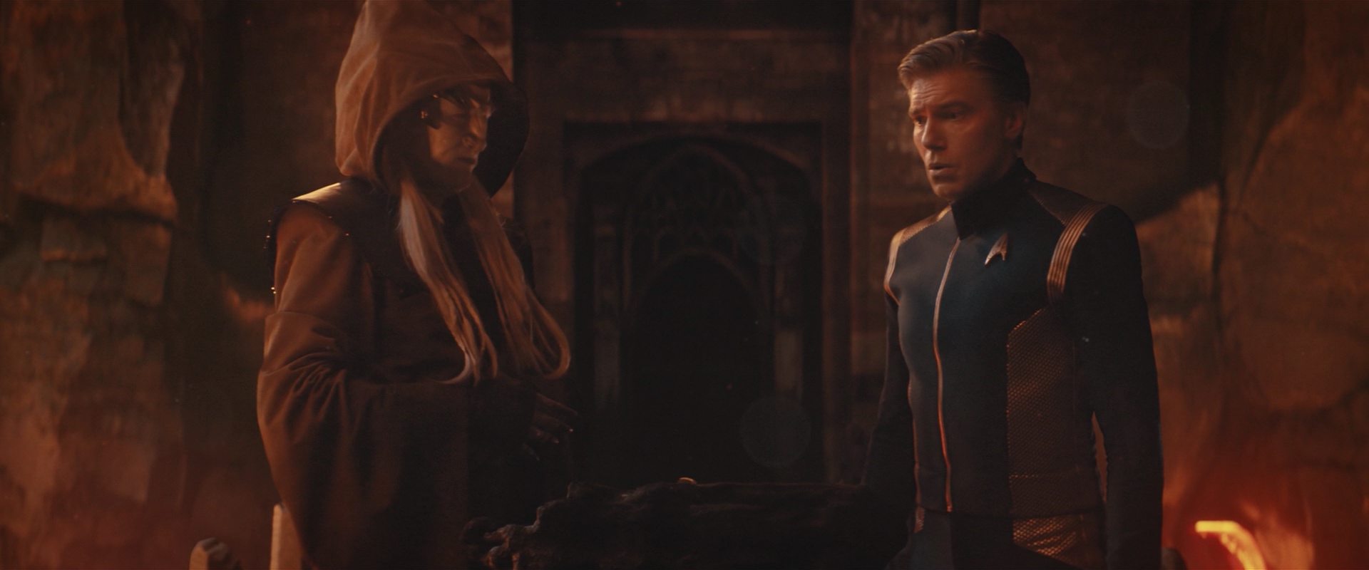 extant_StarTrekDiscovery_2x12-ThroughTheValleyOfShadows_02973.jpg