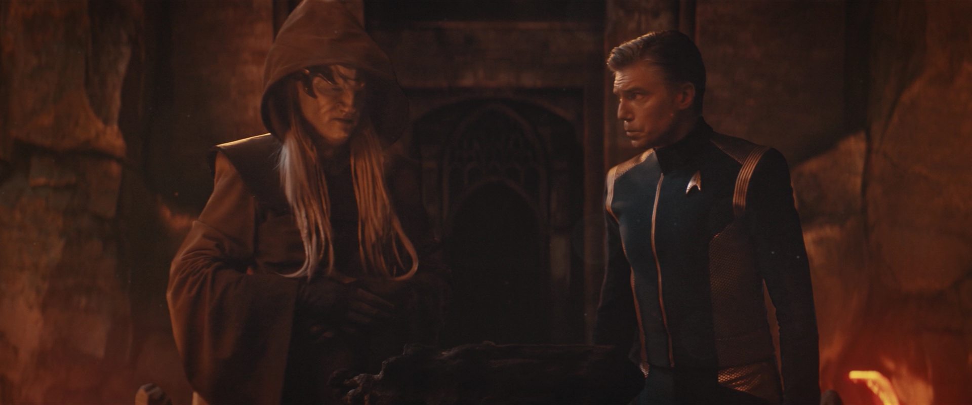 extant_StarTrekDiscovery_2x12-ThroughTheValleyOfShadows_02975.jpg