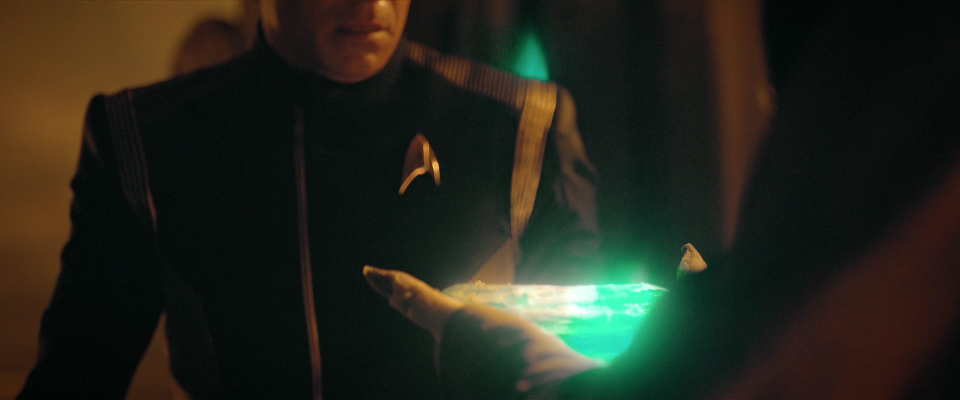extant_StarTrekDiscovery_2x12-ThroughTheValleyOfShadows_03515.jpg