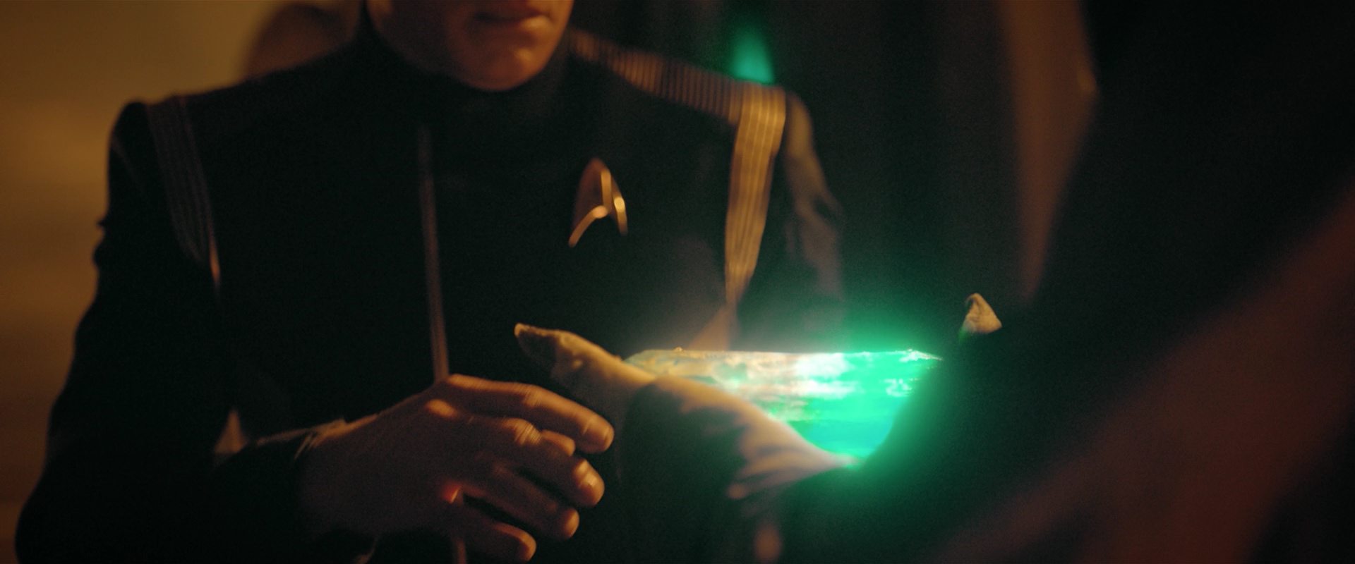 extant_StarTrekDiscovery_2x12-ThroughTheValleyOfShadows_03516.jpg