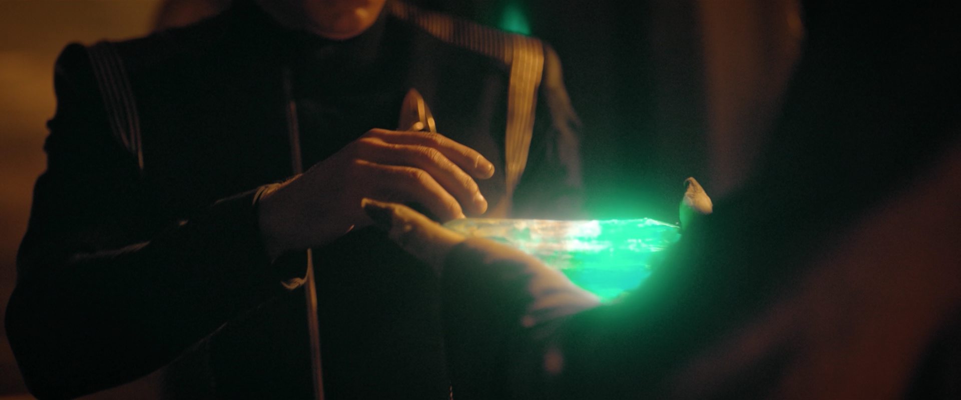 extant_StarTrekDiscovery_2x12-ThroughTheValleyOfShadows_03518.jpg