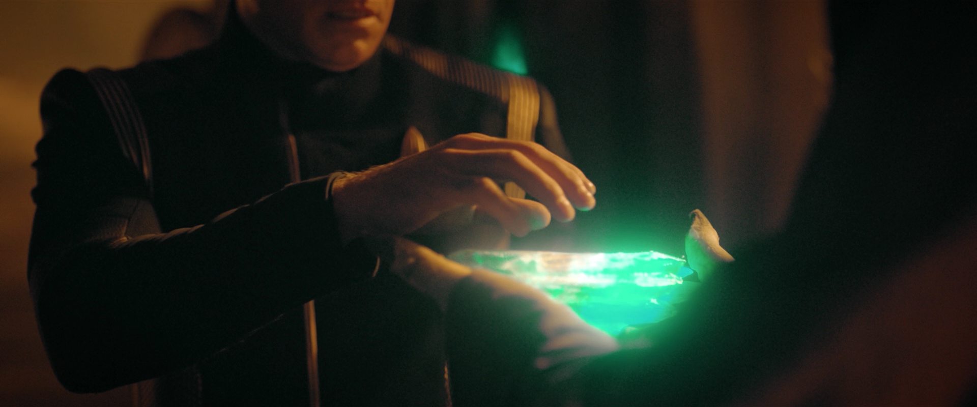 extant_StarTrekDiscovery_2x12-ThroughTheValleyOfShadows_03520.jpg