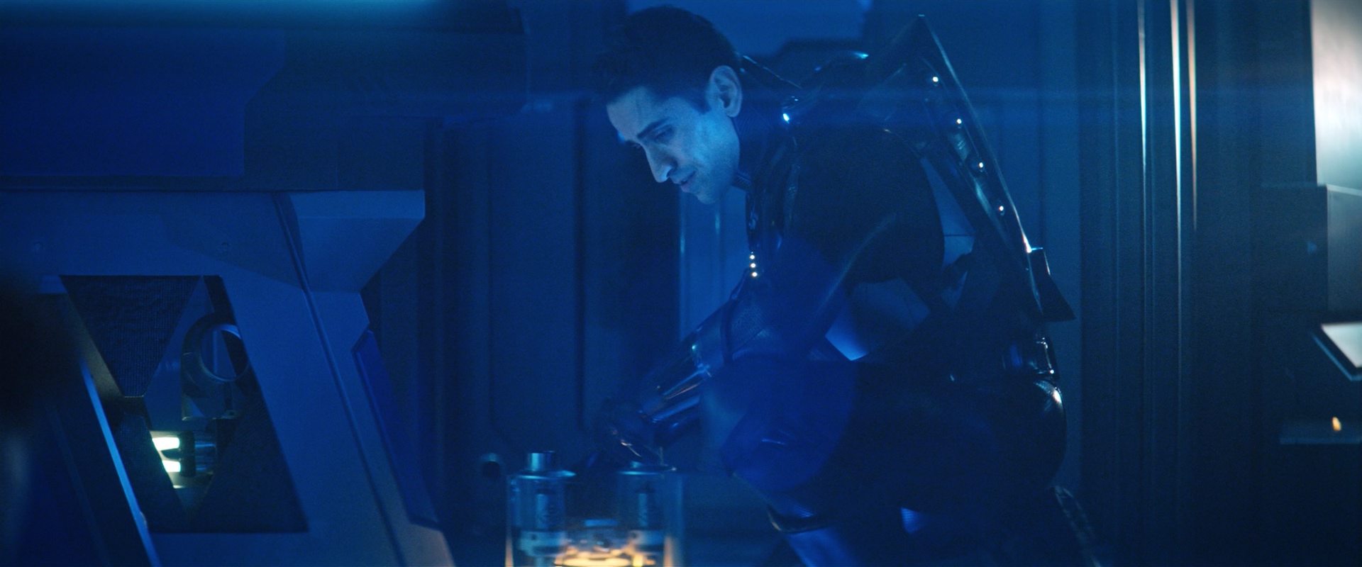 extant_StarTrekDiscovery_2x12-ThroughTheValleyOfShadows_04095.jpg