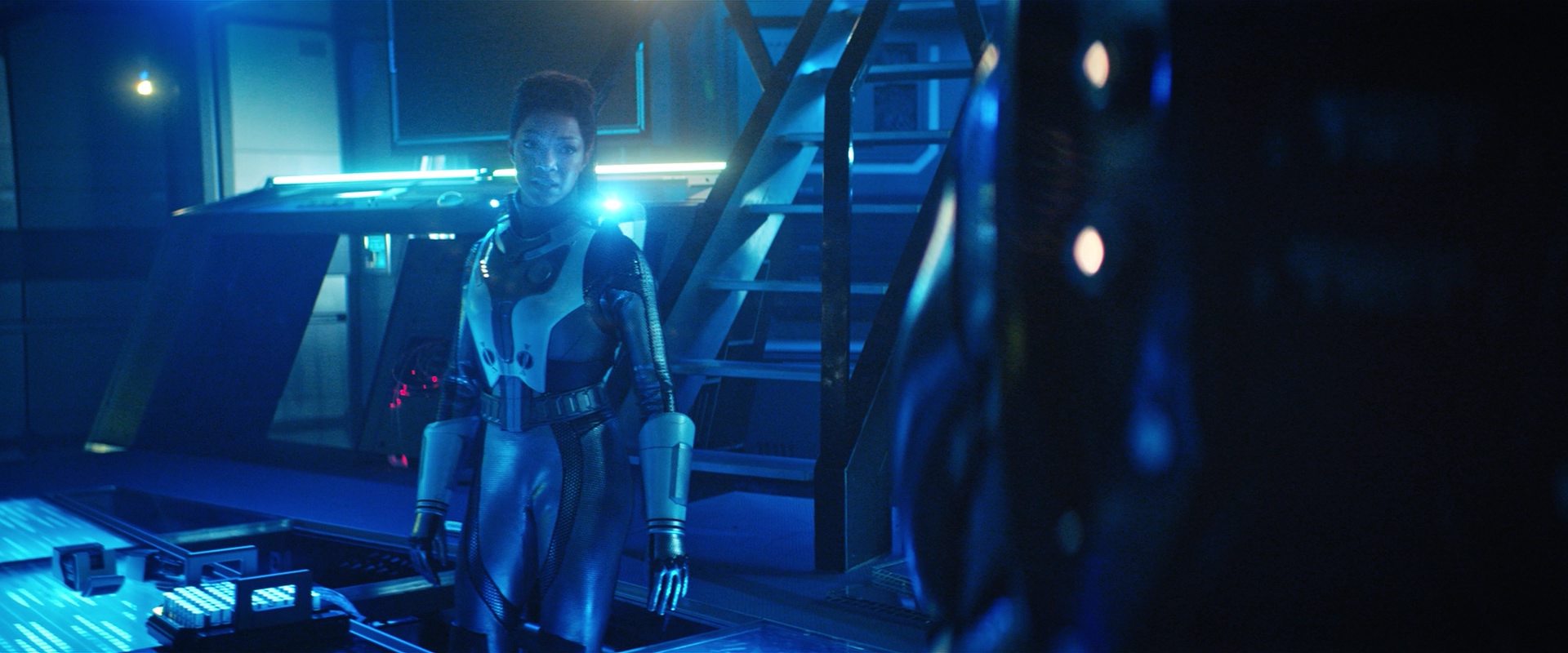 extant_StarTrekDiscovery_2x12-ThroughTheValleyOfShadows_04235.jpg extant_StarTrekDiscovery_2x12-ThroughTheValleyOfShadows_04235.jpg