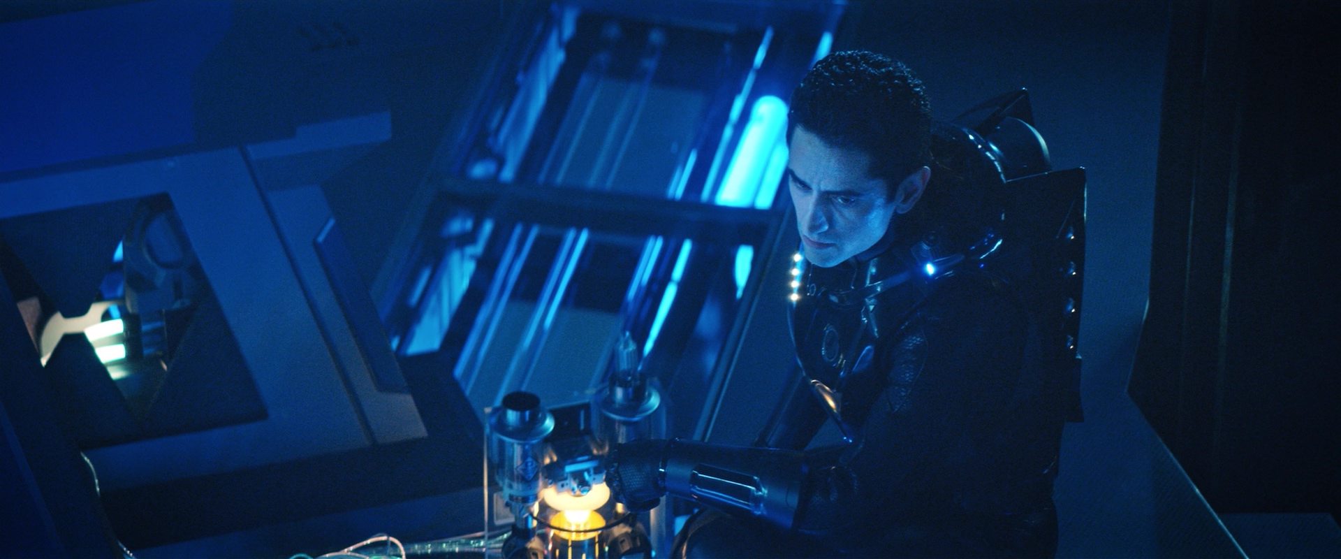 extant_StarTrekDiscovery_2x12-ThroughTheValleyOfShadows_04239.jpg