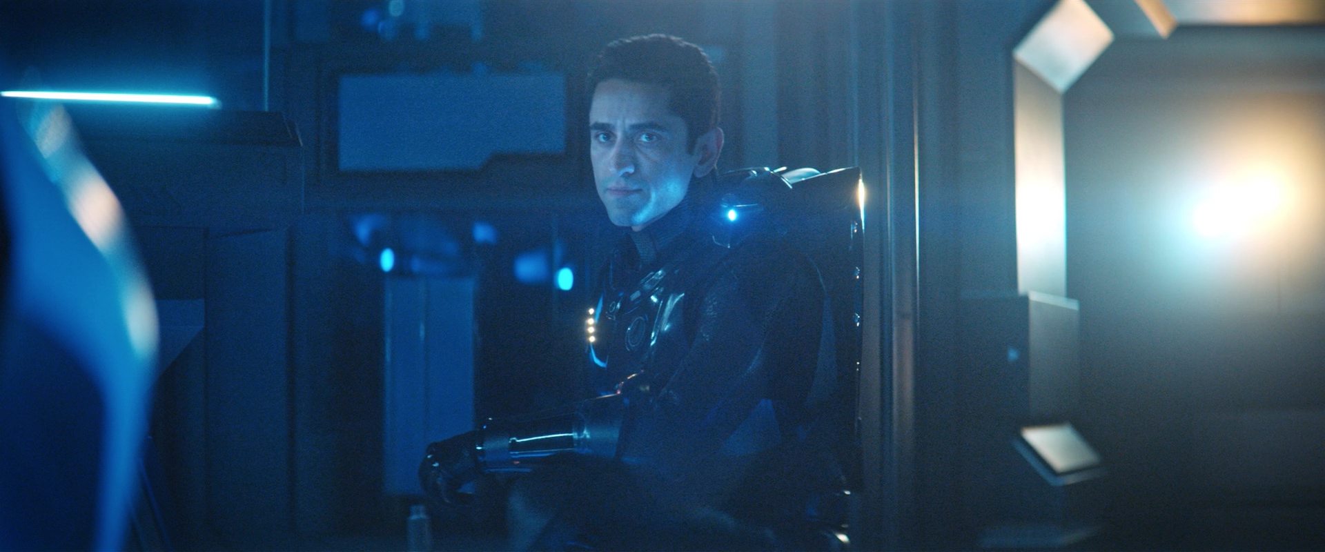 extant_StarTrekDiscovery_2x12-ThroughTheValleyOfShadows_04256.jpg extant_StarTrekDiscovery_2x12-ThroughTheValleyOfShadows_04256.jpg