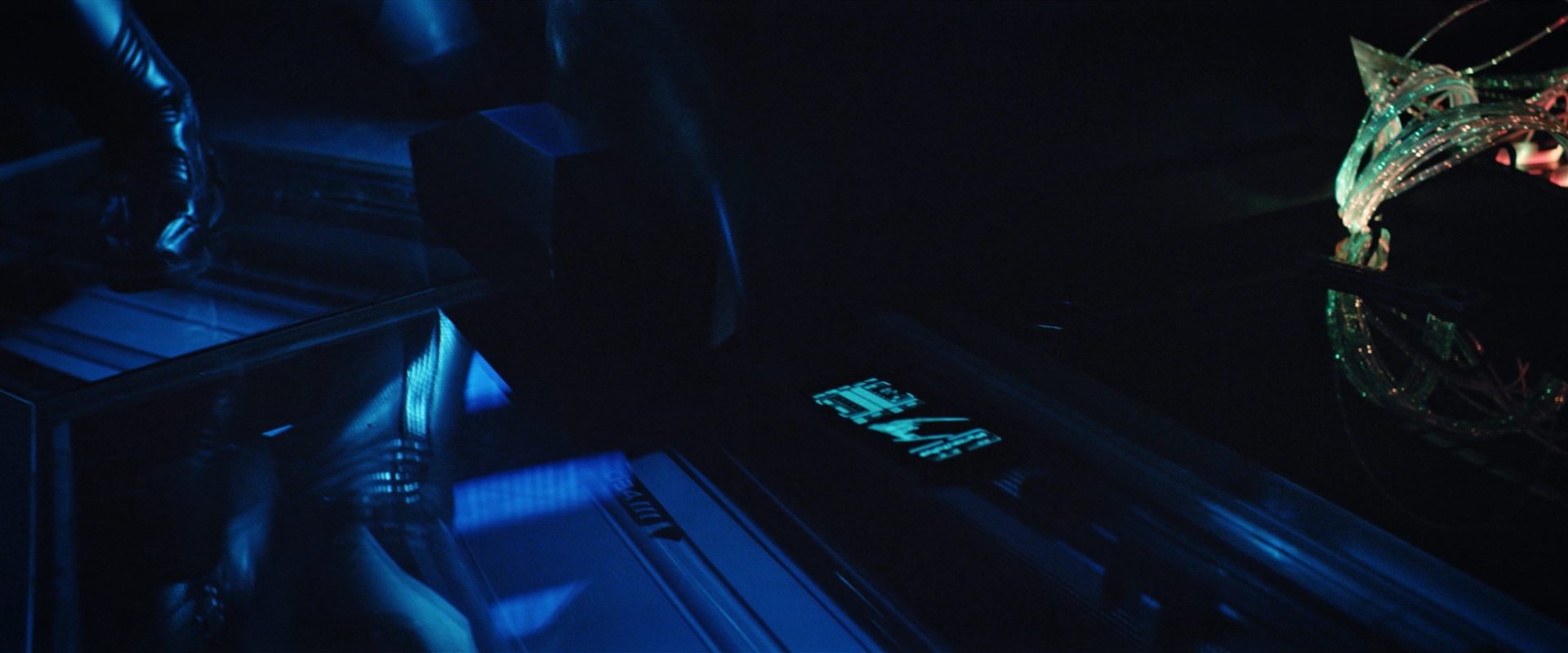 extant_StarTrekDiscovery_2x12-ThroughTheValleyOfShadows_04441.jpg