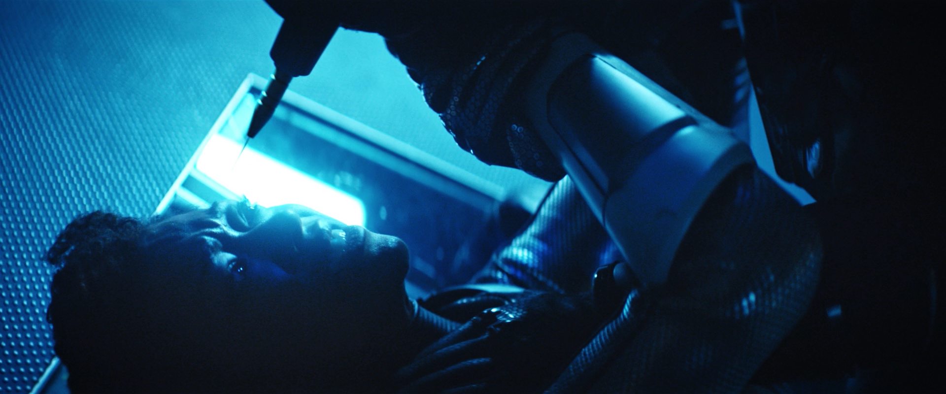 extant_StarTrekDiscovery_2x12-ThroughTheValleyOfShadows_04530.jpg extant_StarTrekDiscovery_2x12-ThroughTheValleyOfShadows_04530.jpg