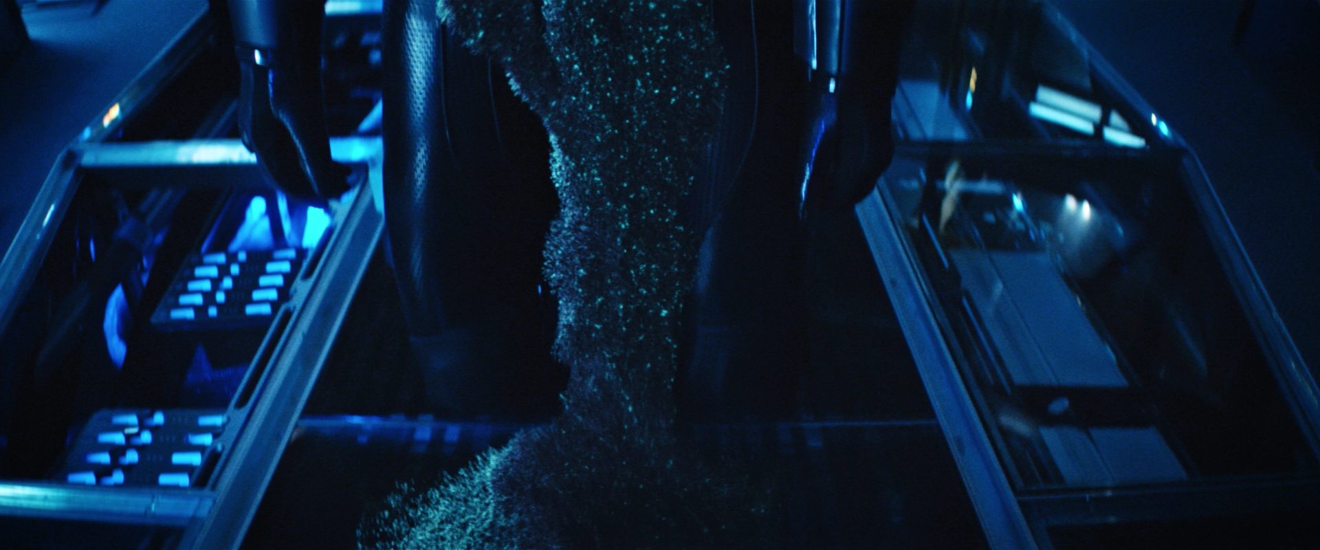 extant_StarTrekDiscovery_2x12-ThroughTheValleyOfShadows_04604.jpg extant_StarTrekDiscovery_2x12-ThroughTheValleyOfShadows_04604.jpg