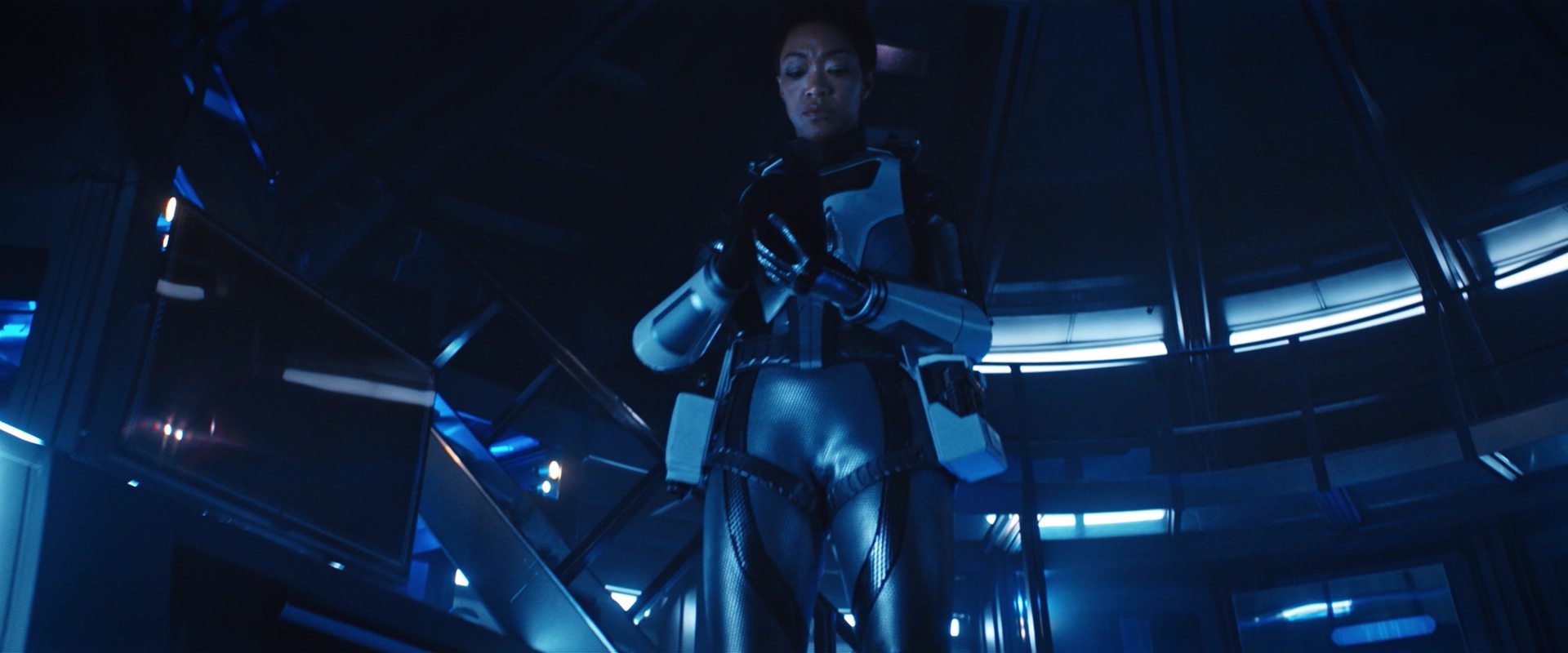 extant_StarTrekDiscovery_2x12-ThroughTheValleyOfShadows_04717.jpg