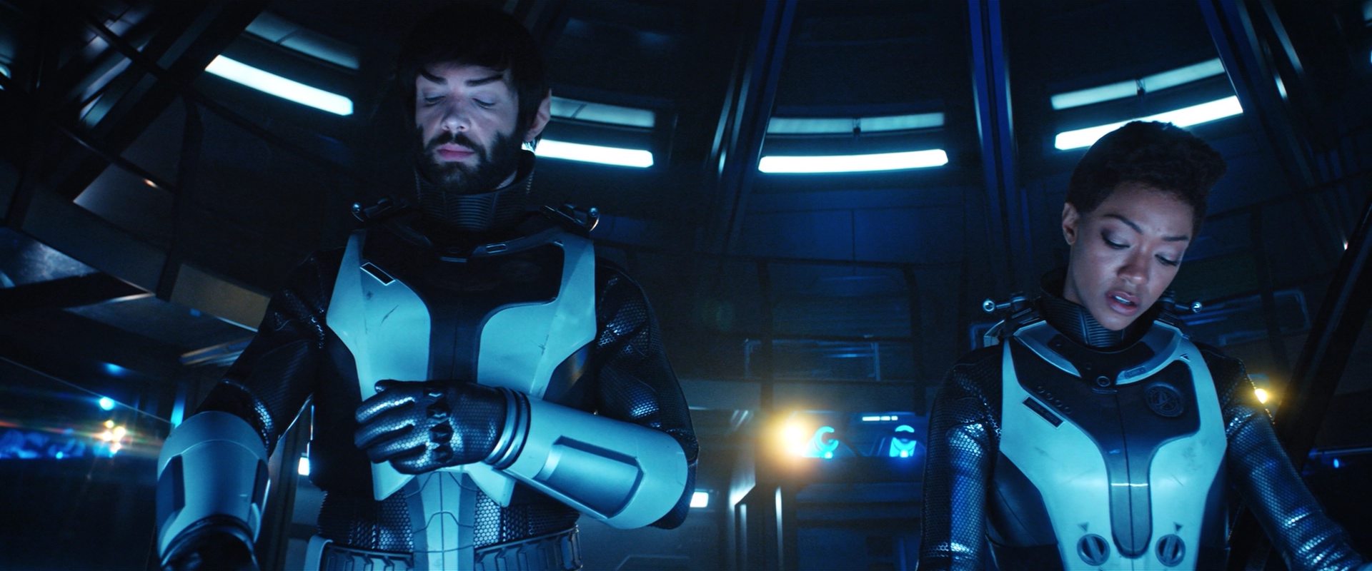 extant_StarTrekDiscovery_2x12-ThroughTheValleyOfShadows_04749.jpg extant_StarTrekDiscovery_2x12-ThroughTheValleyOfShadows_04749.jpg