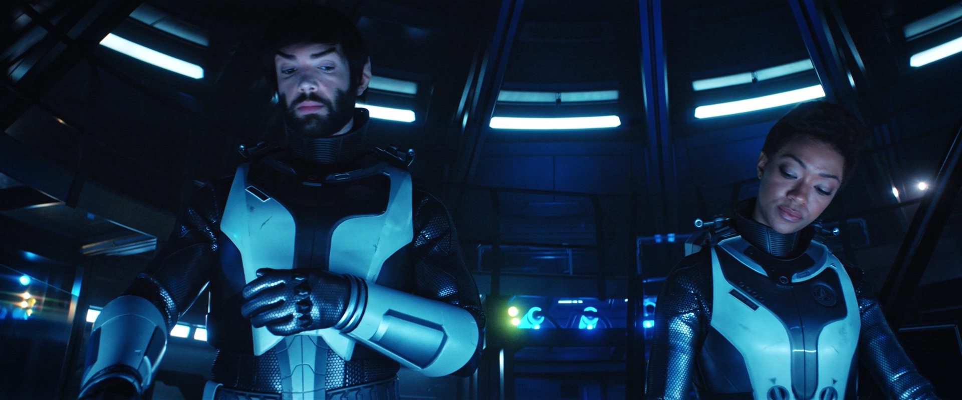 extant_StarTrekDiscovery_2x12-ThroughTheValleyOfShadows_04752.jpg extant_StarTrekDiscovery_2x12-ThroughTheValleyOfShadows_04752.jpg