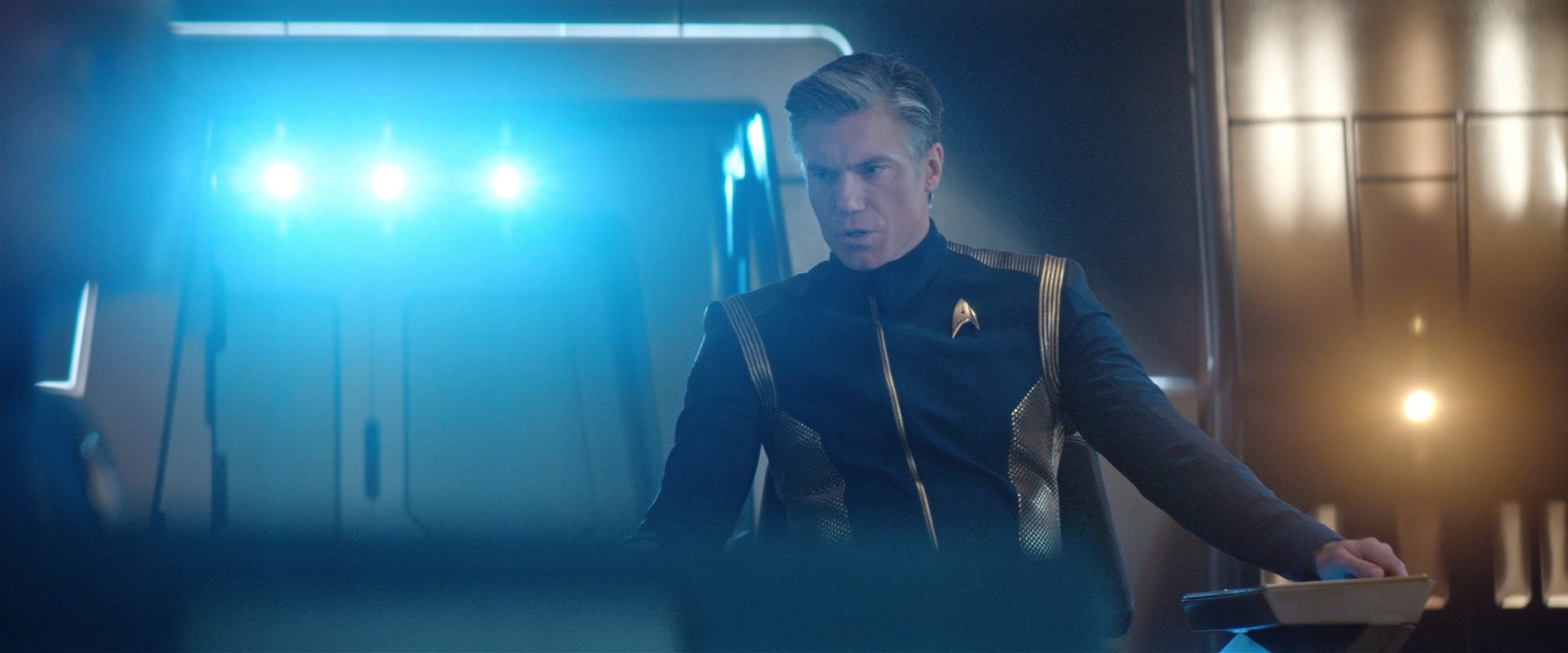 extant_StarTrekDiscovery_2x12-ThroughTheValleyOfShadows_05278.jpg