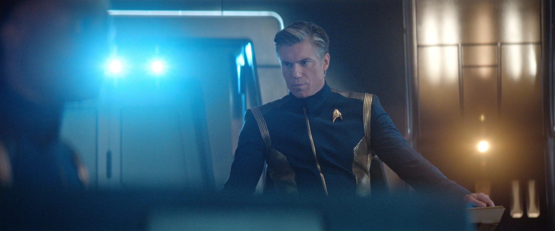 extant_StarTrekDiscovery_2x12-ThroughTheValleyOfShadows_05280.jpg
