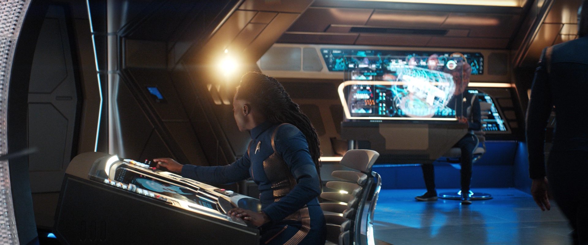 extant_StarTrekDiscovery_2x13-SuchSweetSorrowPart1_00362.jpg