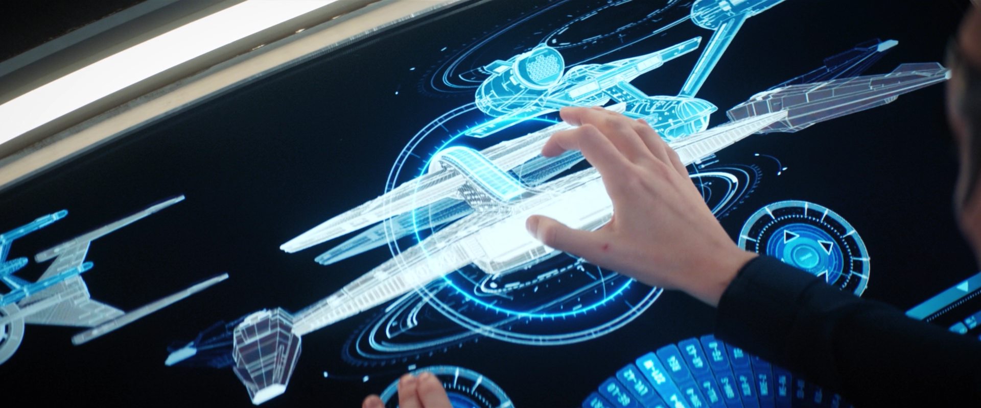 extant_StarTrekDiscovery_2x13-SuchSweetSorrowPart1_00394.jpg