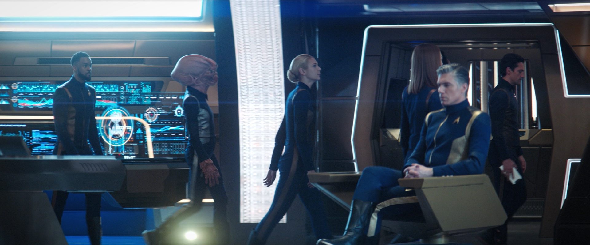 extant_StarTrekDiscovery_2x13-SuchSweetSorrowPart1_00475.jpg